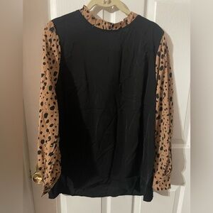 NWT Bloomchic animal print sleeves and solid black top size 14/16 🌸🌹🌺 185